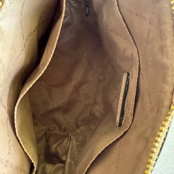 Michael Kors Beige and Gold Women's BagMichael Kors jet set crossbody bag - Picture 5 of 8